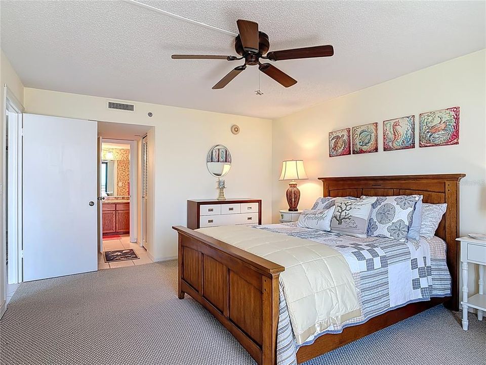 Activo con contrato: $212,900 (2 camas, 2 baños, 1265 Pies cuadrados)