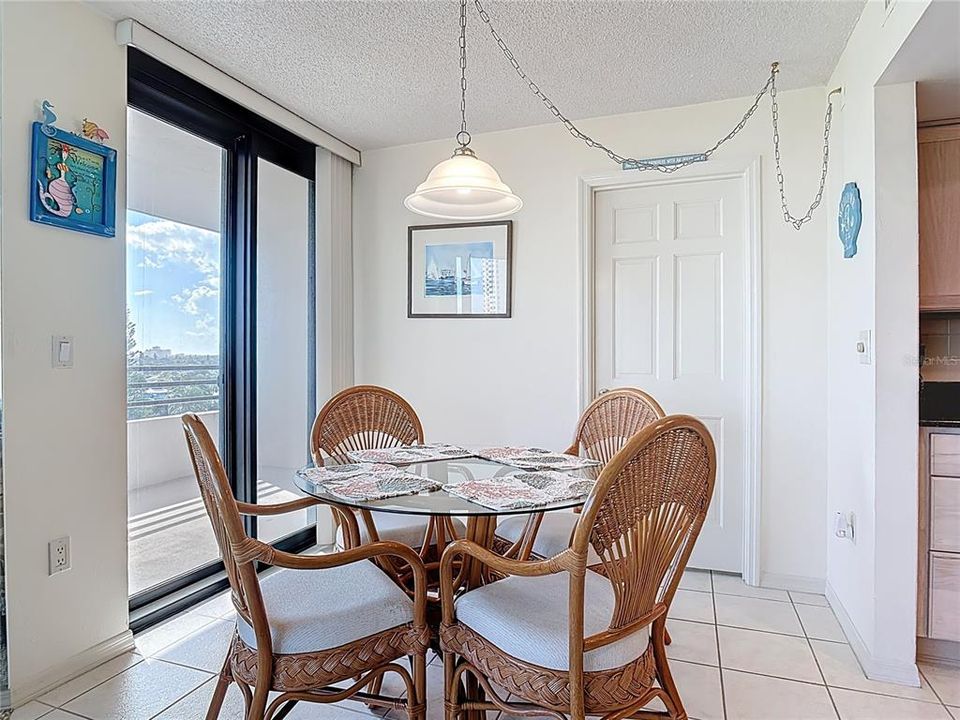 Activo con contrato: $212,900 (2 camas, 2 baños, 1265 Pies cuadrados)