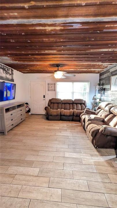 En Venta: $285,000 (3 camas, 1 baños, 960 Pies cuadrados)