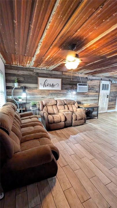 En Venta: $285,000 (3 camas, 1 baños, 960 Pies cuadrados)