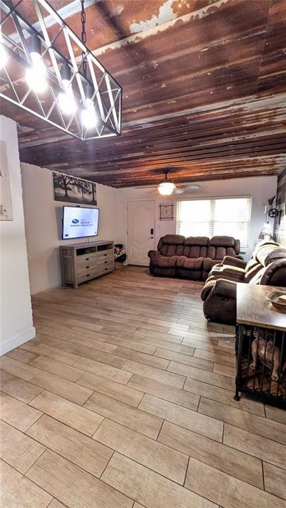 En Venta: $285,000 (3 camas, 1 baños, 960 Pies cuadrados)