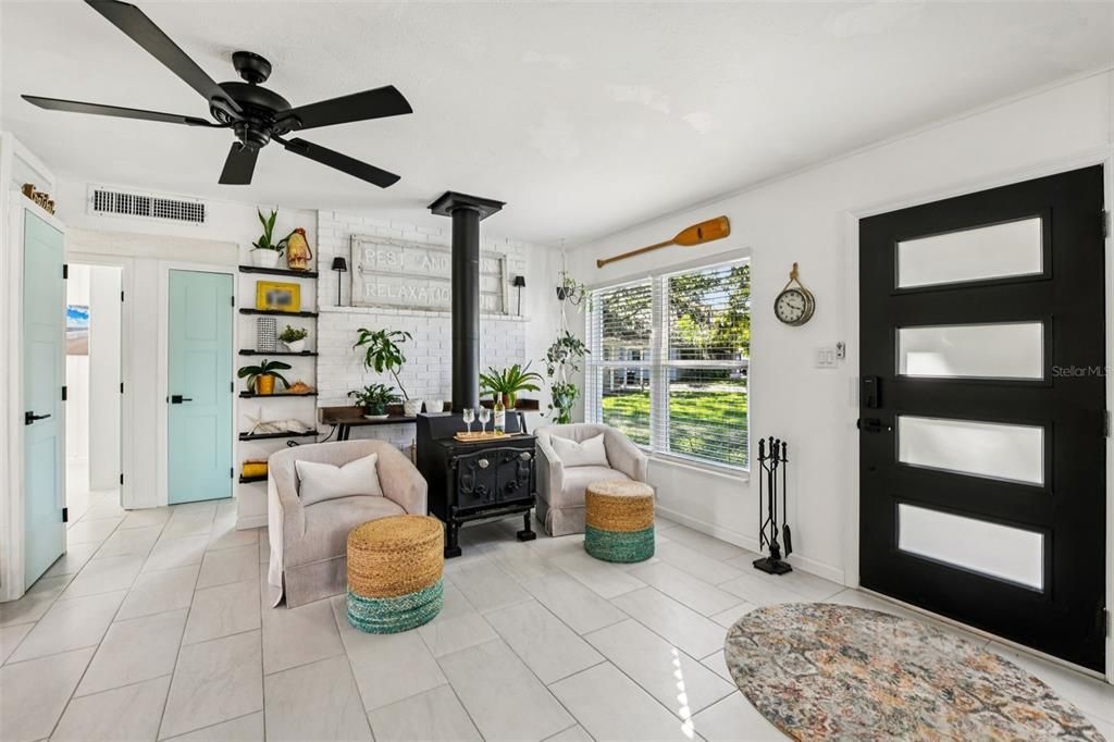 Activo con contrato: $350,000 (3 camas, 2 baños, 1540 Pies cuadrados)