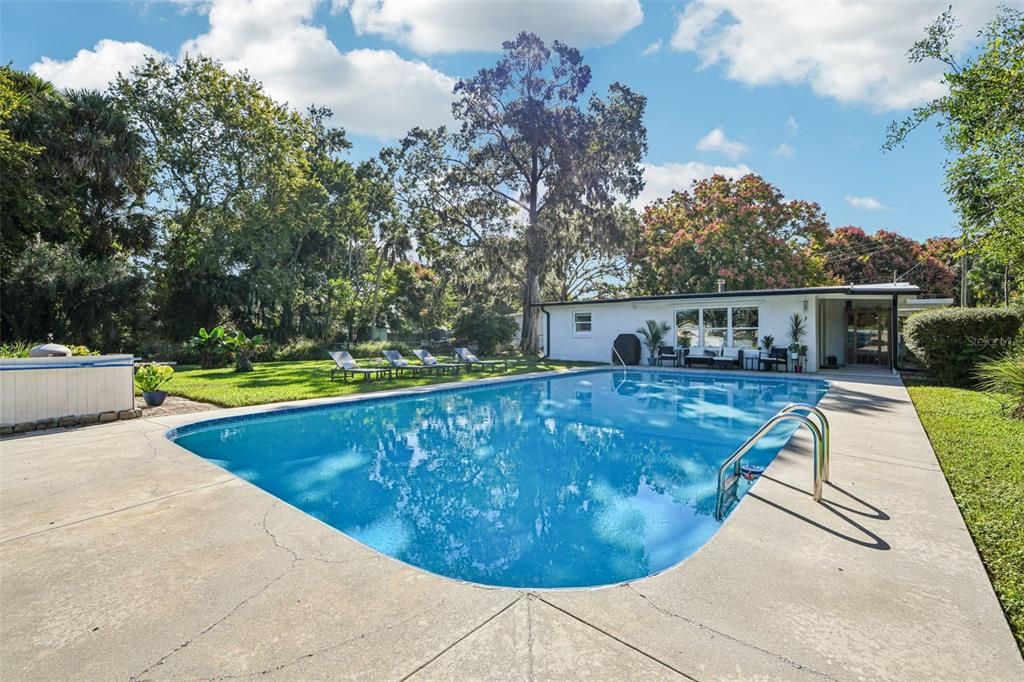 Activo con contrato: $350,000 (3 camas, 2 baños, 1540 Pies cuadrados)