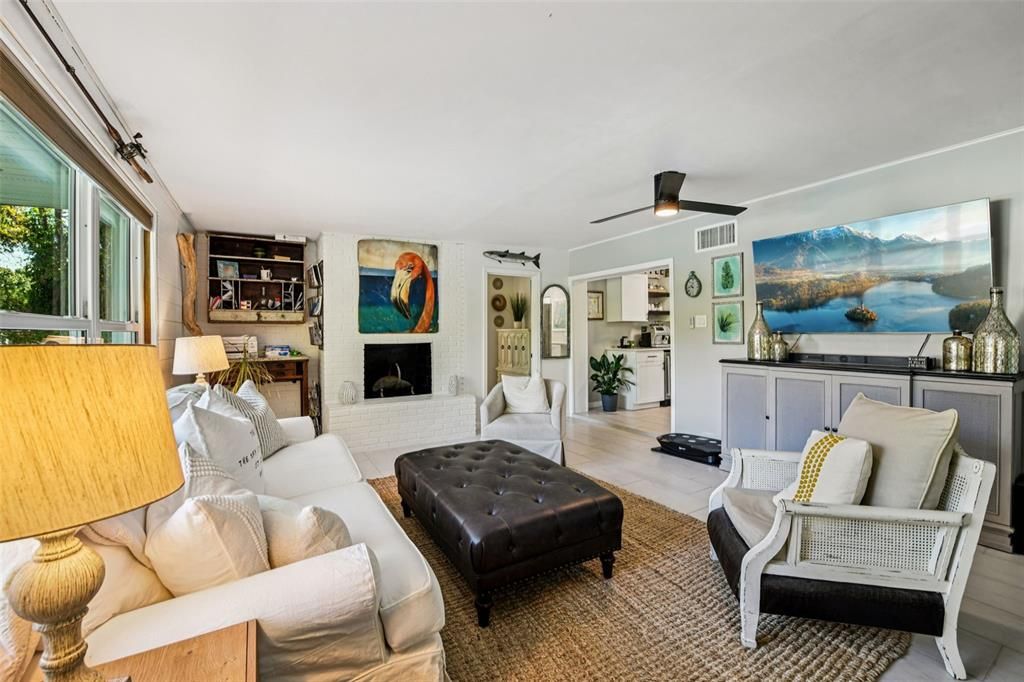 Activo con contrato: $350,000 (3 camas, 2 baños, 1540 Pies cuadrados)