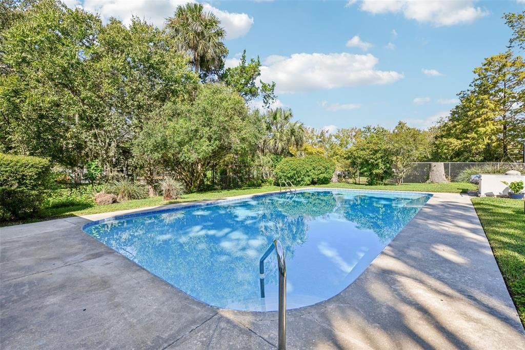 Activo con contrato: $350,000 (3 camas, 2 baños, 1540 Pies cuadrados)