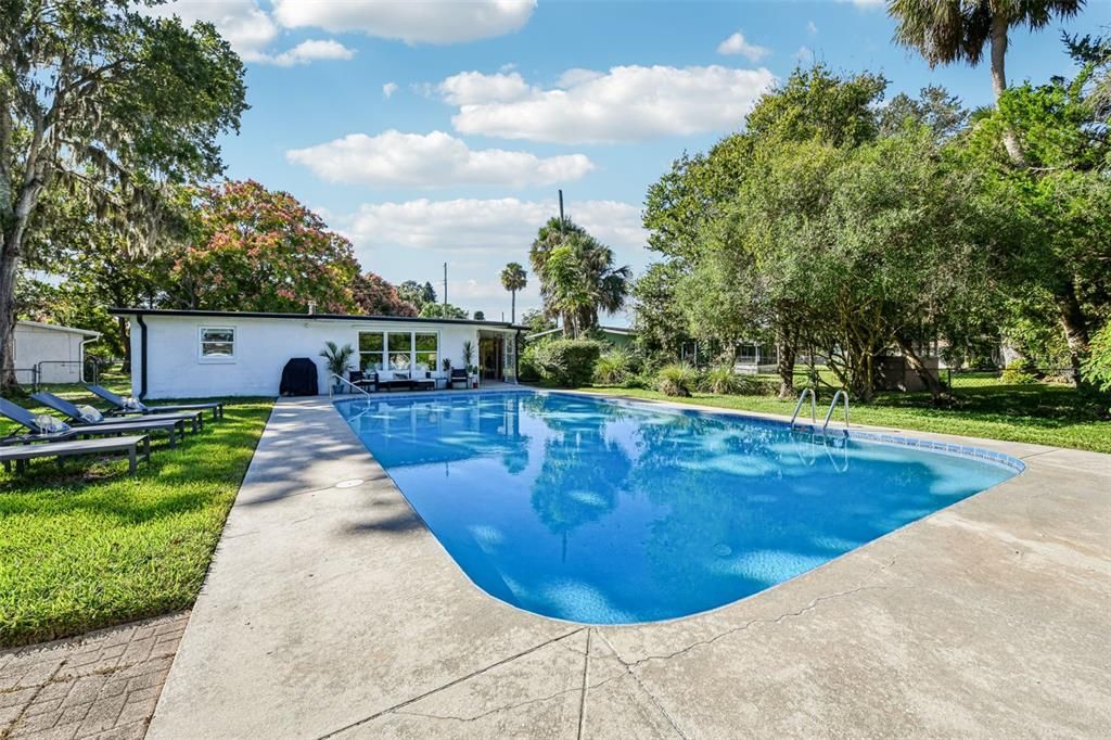 Activo con contrato: $350,000 (3 camas, 2 baños, 1540 Pies cuadrados)