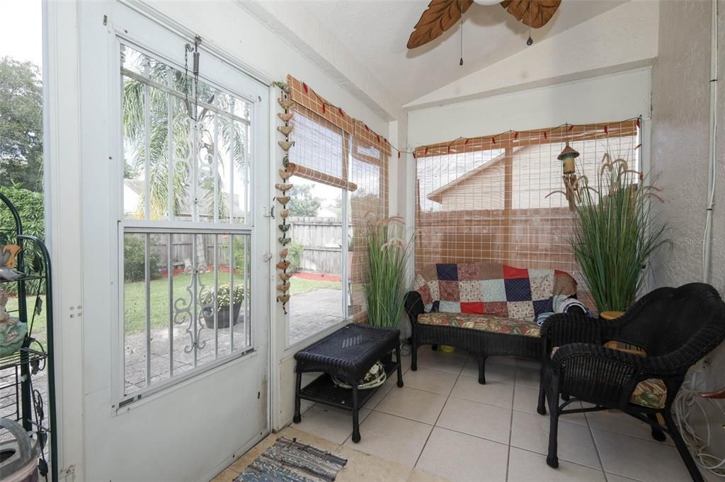 Active With Contract: $275,000 (2 beds, 2 baths, 1195 Square Feet)