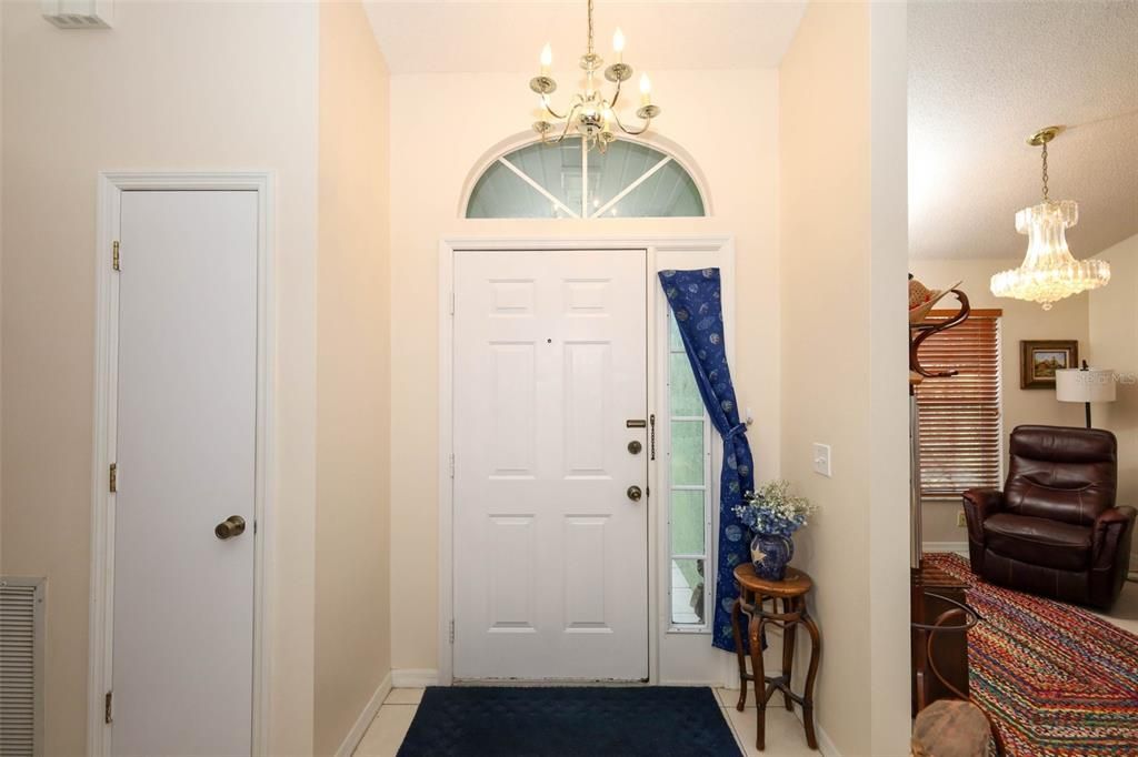 Active With Contract: $275,000 (2 beds, 2 baths, 1195 Square Feet)