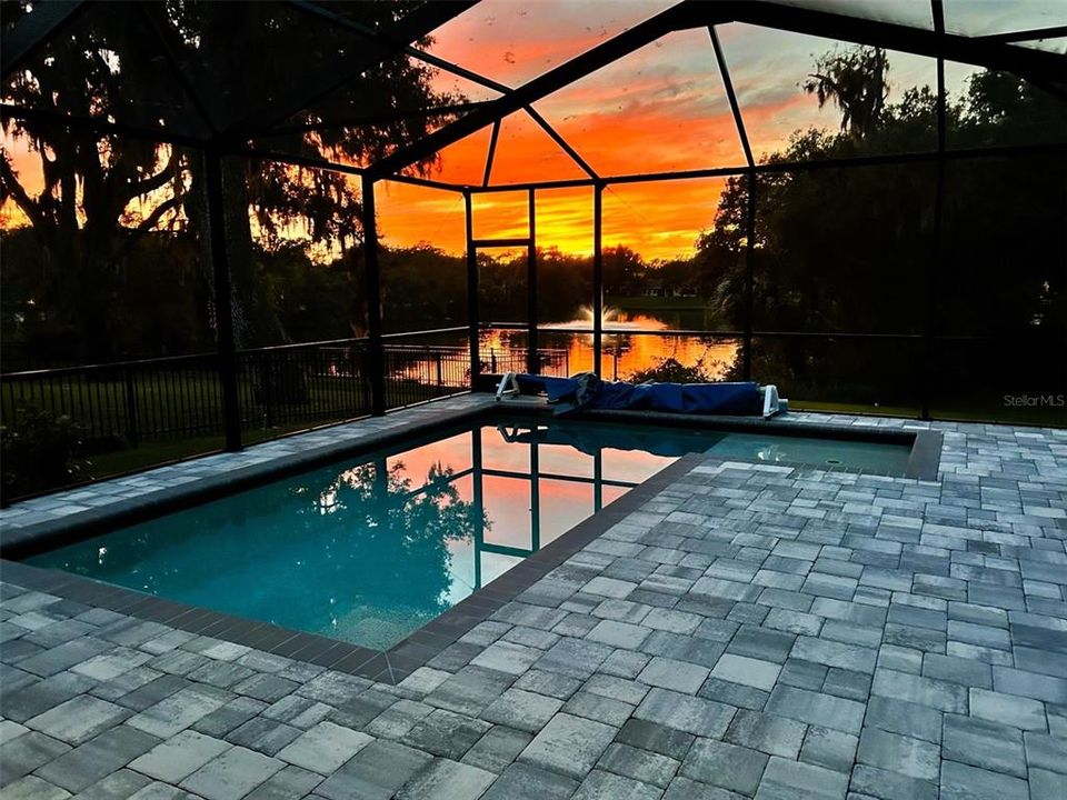 合同活跃: $495,900 (3 贝兹, 2 浴室, 2057 平方英尺)