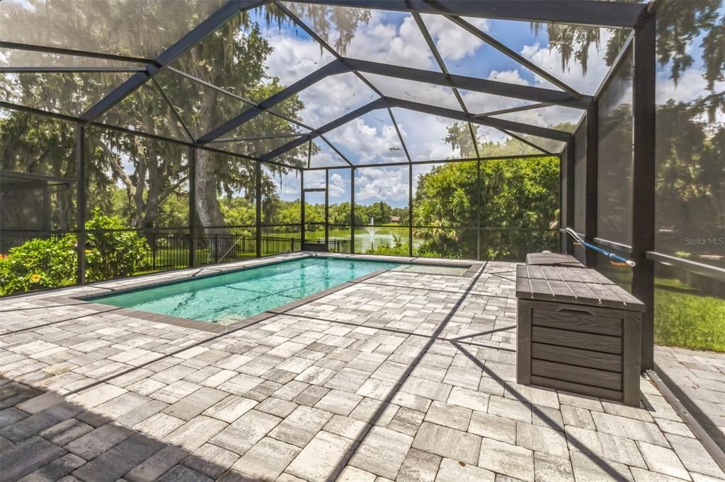 合同活跃: $495,900 (3 贝兹, 2 浴室, 2057 平方英尺)