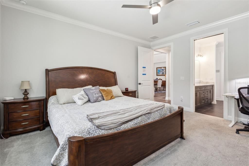 合同活跃: $495,900 (3 贝兹, 2 浴室, 2057 平方英尺)