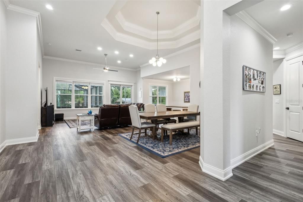 合同活跃: $495,900 (3 贝兹, 2 浴室, 2057 平方英尺)