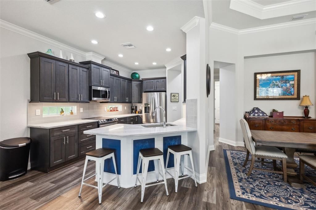 合同活跃: $495,900 (3 贝兹, 2 浴室, 2057 平方英尺)