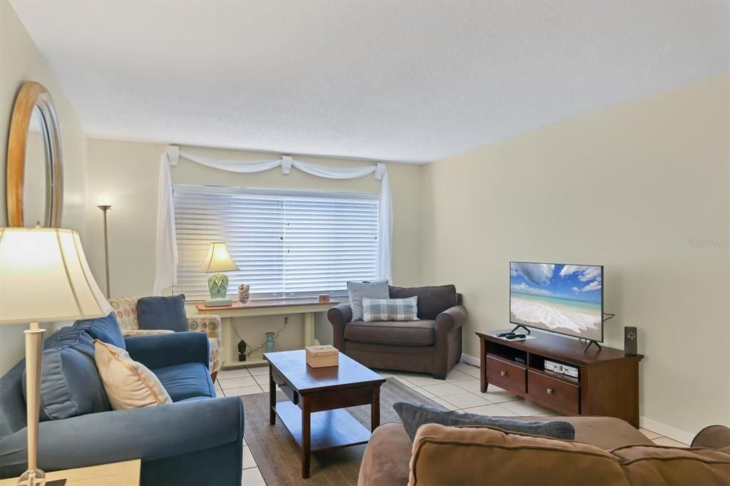 En Venta: $329,000 (1 camas, 1 baños, 702 Pies cuadrados)