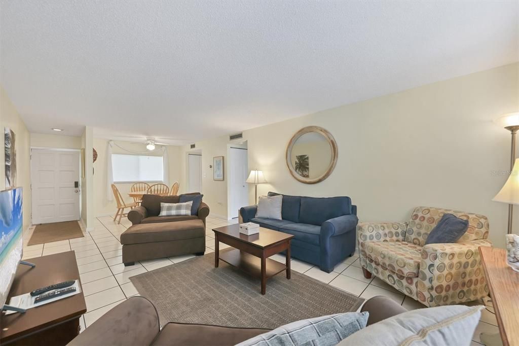 En Venta: $329,000 (1 camas, 1 baños, 702 Pies cuadrados)