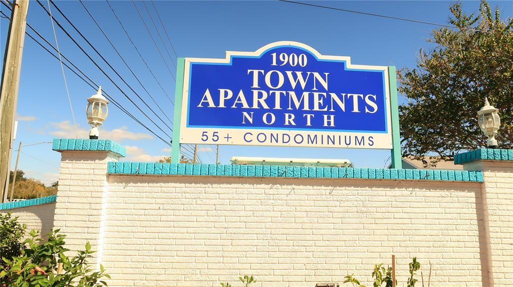 For Sale: $105,000 (2 beds, 1 baths, 815 Square Feet)