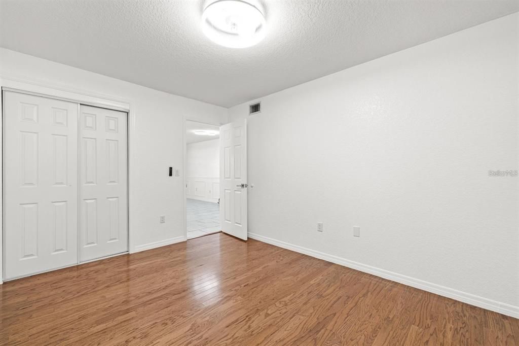 For Sale: $105,000 (2 beds, 1 baths, 815 Square Feet)