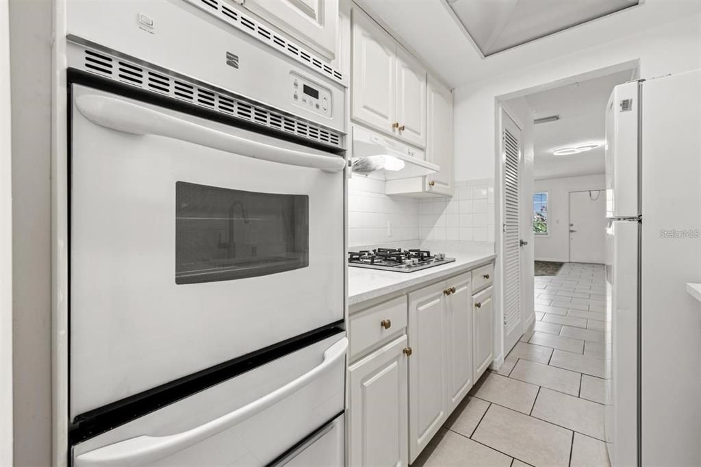 For Sale: $105,000 (2 beds, 1 baths, 815 Square Feet)