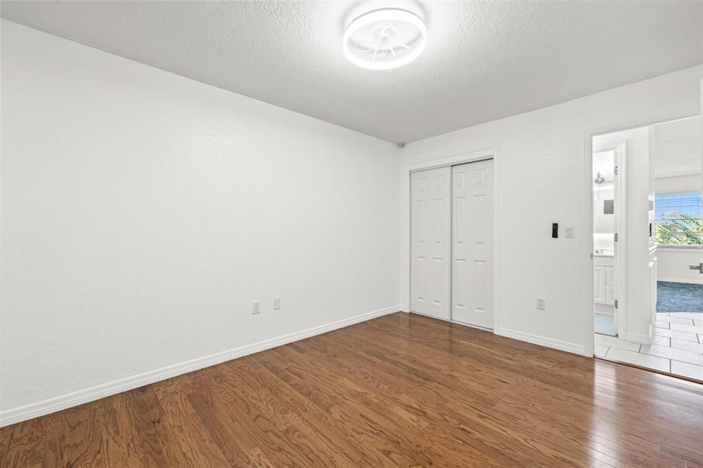 For Sale: $105,000 (2 beds, 1 baths, 815 Square Feet)