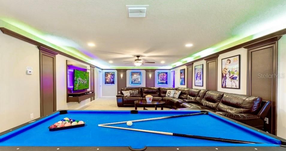 En Venta: $715,000 (8 camas, 6 baños, 4041 Pies cuadrados)