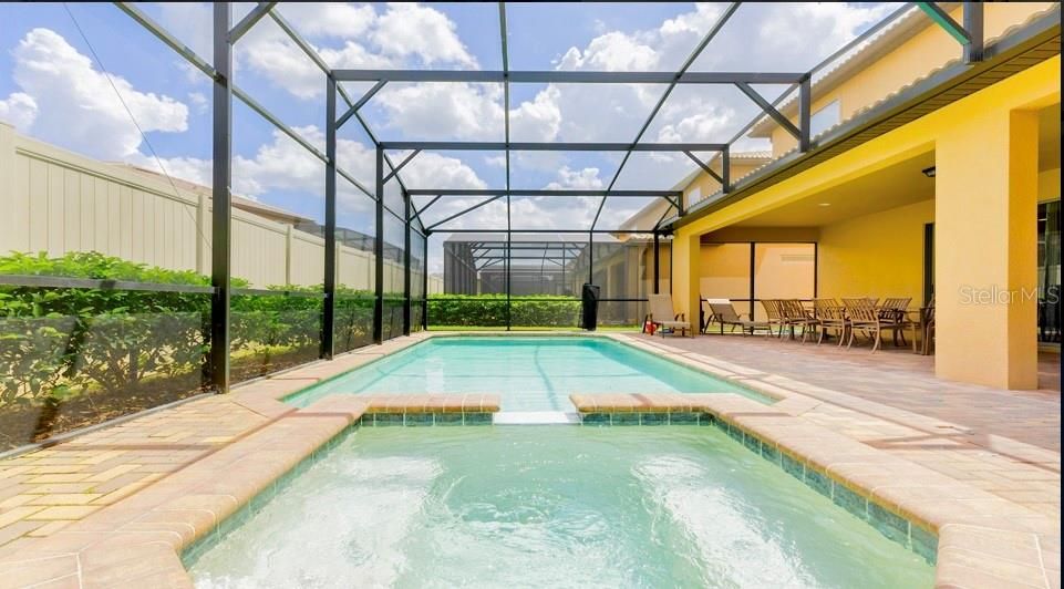 En Venta: $715,000 (8 camas, 6 baños, 4041 Pies cuadrados)