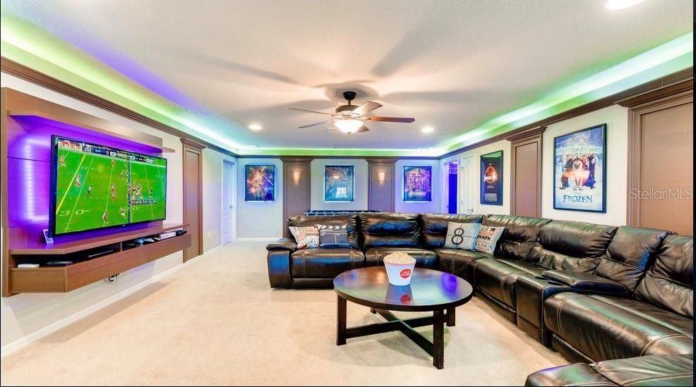 En Venta: $715,000 (8 camas, 6 baños, 4041 Pies cuadrados)