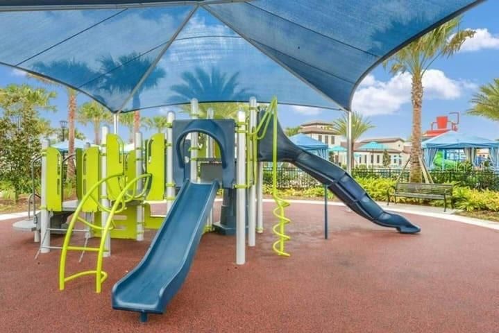 En Venta: $715,000 (8 camas, 6 baños, 4041 Pies cuadrados)