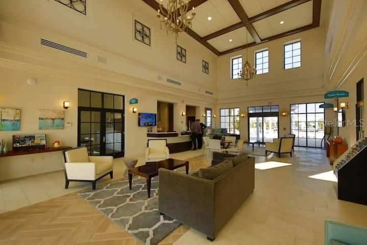 En Venta: $715,000 (8 camas, 6 baños, 4041 Pies cuadrados)