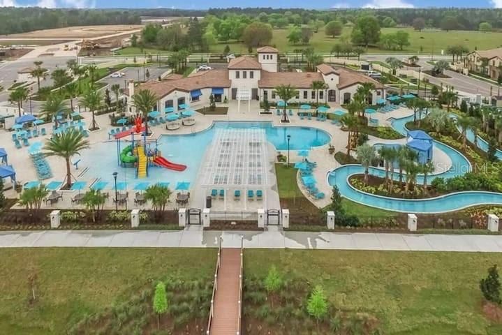 En Venta: $715,000 (8 camas, 6 baños, 4041 Pies cuadrados)