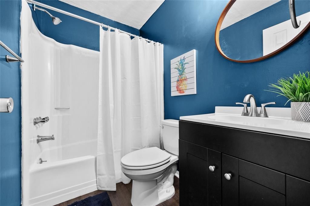 Activo con contrato: $235,000 (3 camas, 2 baños, 1086 Pies cuadrados)