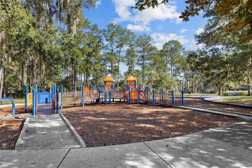 Activo con contrato: $235,000 (3 camas, 2 baños, 1086 Pies cuadrados)