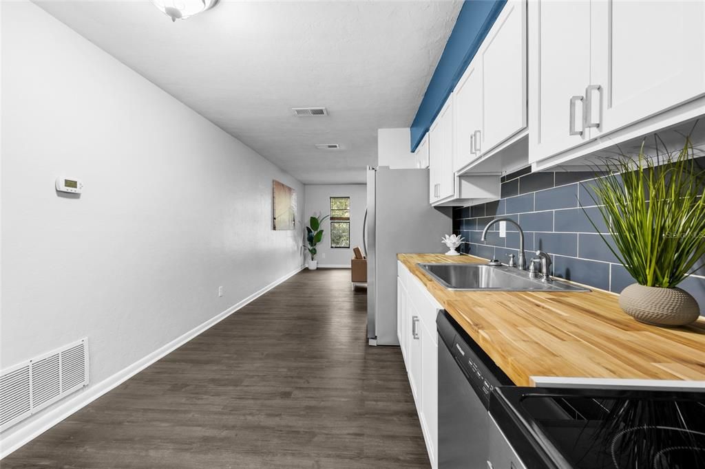 Activo con contrato: $235,000 (3 camas, 2 baños, 1086 Pies cuadrados)