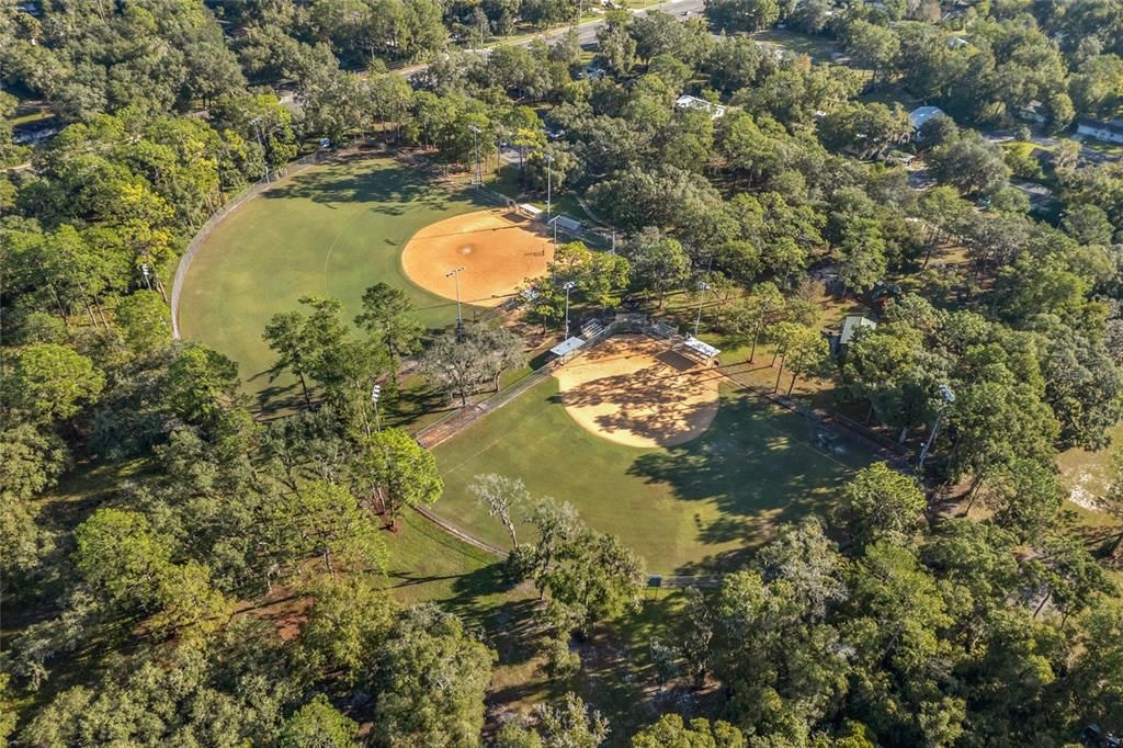 Activo con contrato: $235,000 (3 camas, 2 baños, 1086 Pies cuadrados)