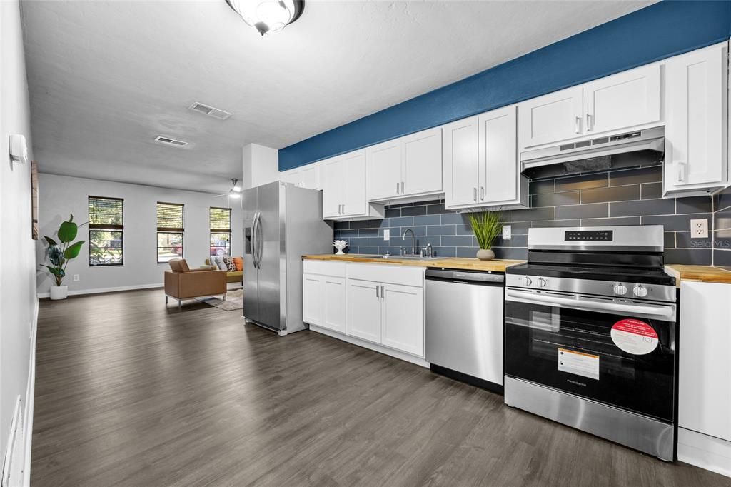 Activo con contrato: $235,000 (3 camas, 2 baños, 1086 Pies cuadrados)