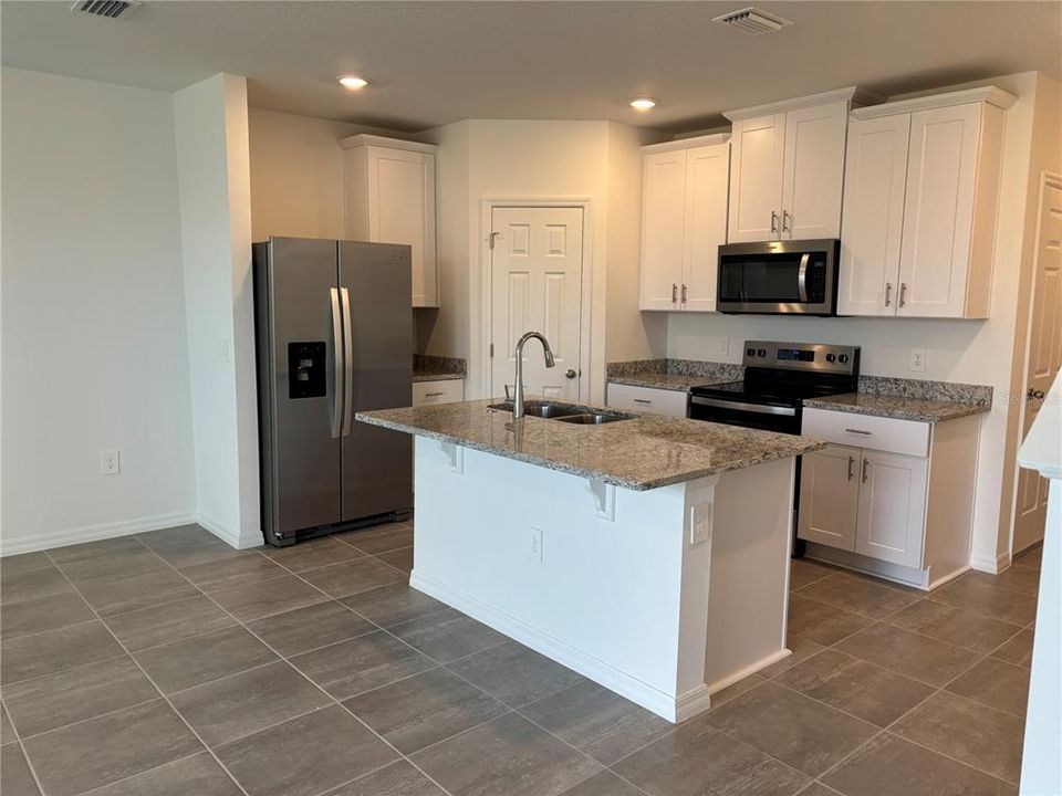 For Rent: $2,000 (3 beds, 2 baths, 1485 Square Feet)