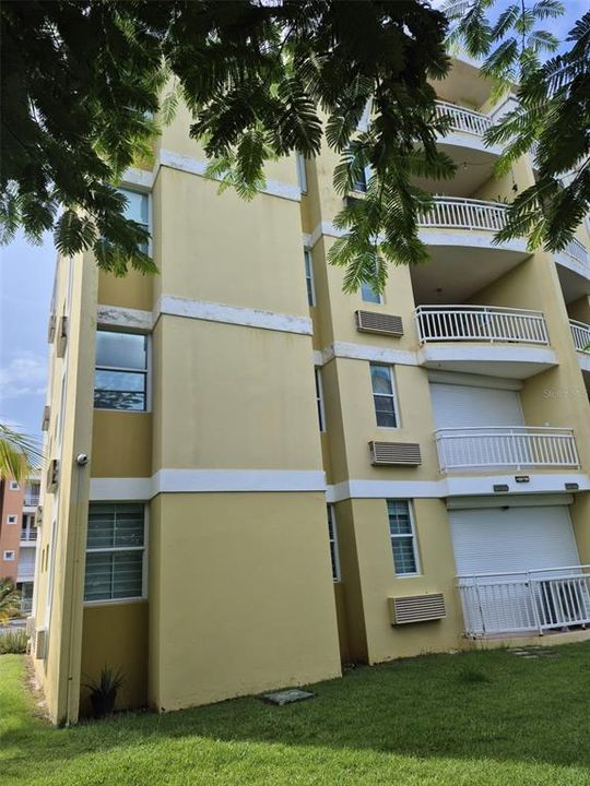 For Sale: $295,000 (3 beds, 2 baths, 1218 Square Feet)