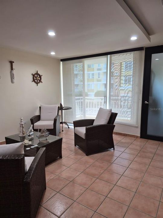 For Sale: $295,000 (3 beds, 2 baths, 1218 Square Feet)