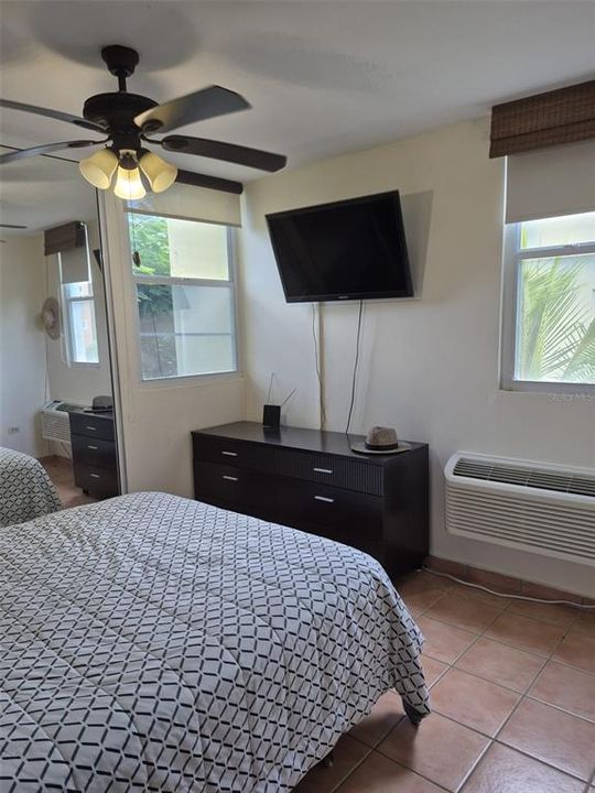 For Sale: $295,000 (3 beds, 2 baths, 1218 Square Feet)