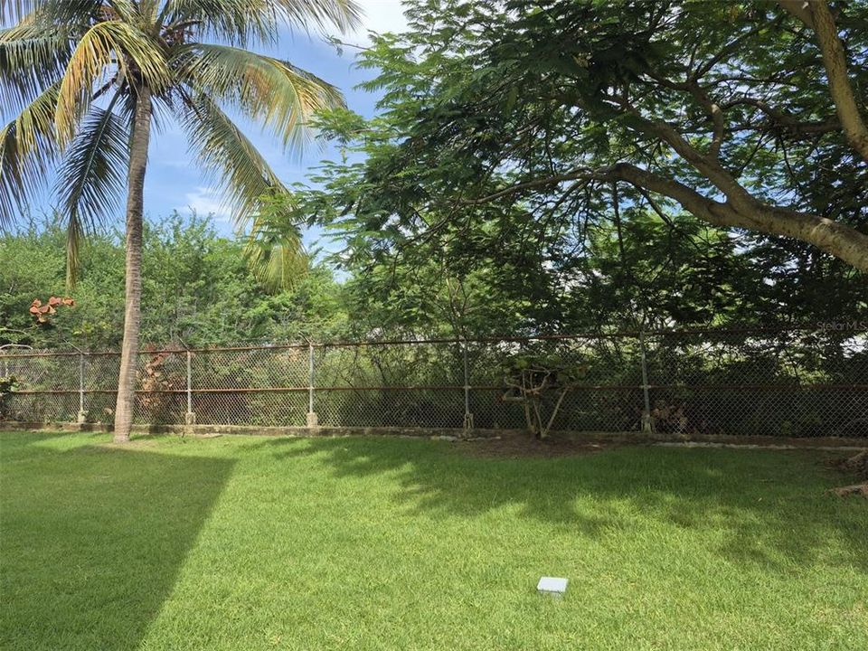 For Sale: $295,000 (3 beds, 2 baths, 1218 Square Feet)