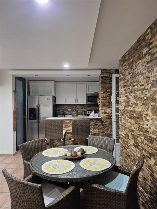 For Sale: $295,000 (3 beds, 2 baths, 1218 Square Feet)