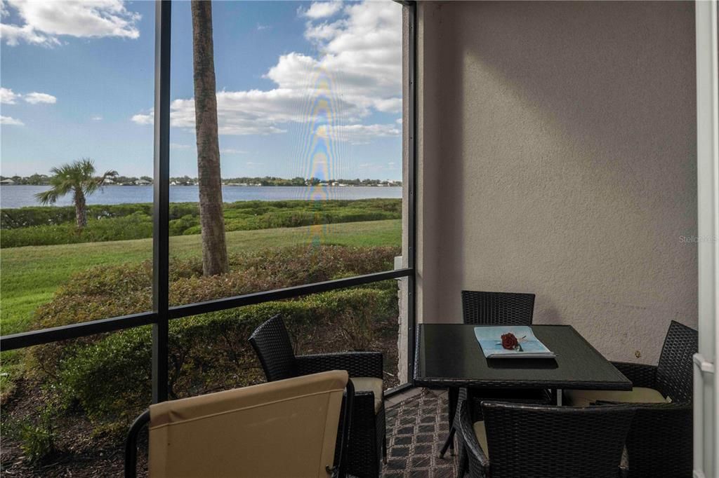 For Sale: $345,000 (2 beds, 2 baths, 1121 Square Feet)