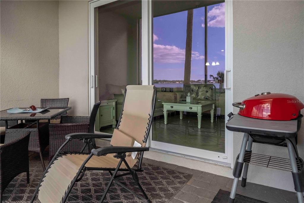 For Sale: $345,000 (2 beds, 2 baths, 1121 Square Feet)