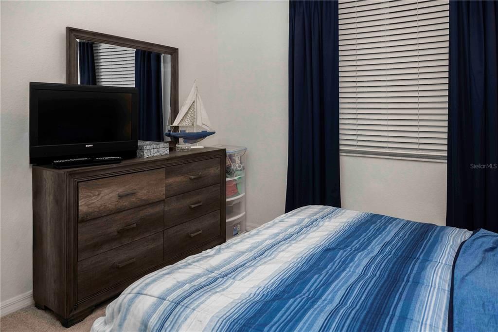 For Sale: $345,000 (2 beds, 2 baths, 1121 Square Feet)