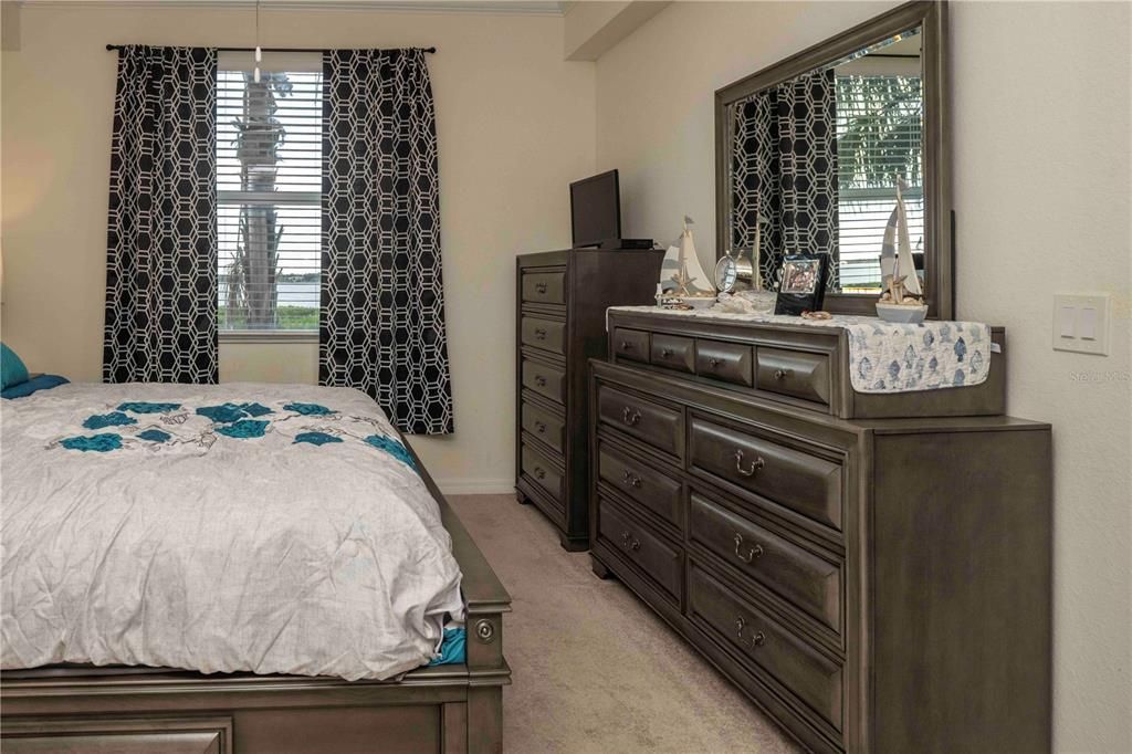 For Sale: $345,000 (2 beds, 2 baths, 1121 Square Feet)