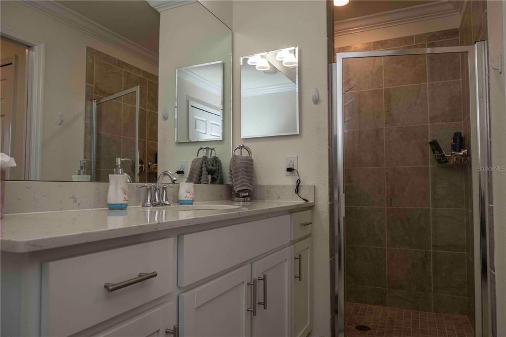 For Sale: $345,000 (2 beds, 2 baths, 1121 Square Feet)