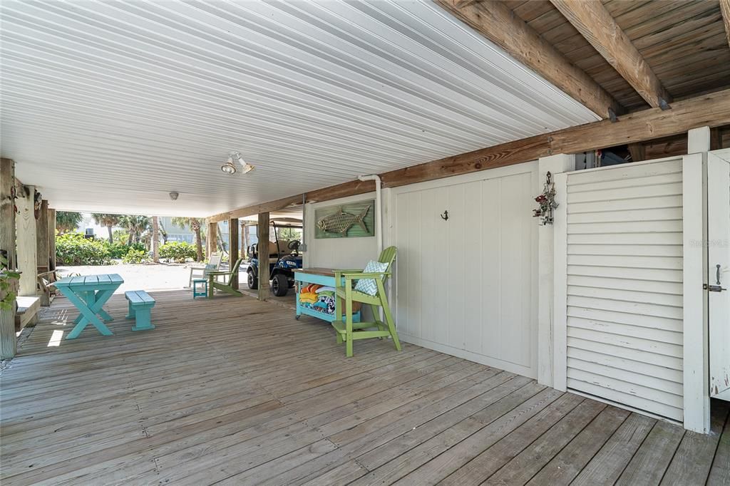 For Sale: $649,000 (2 beds, 2 baths, 924 Square Feet)