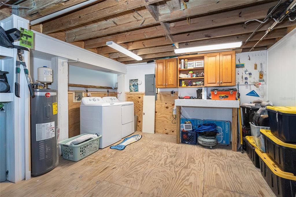 For Sale: $649,000 (2 beds, 2 baths, 924 Square Feet)