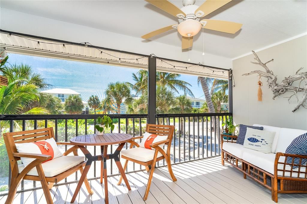 For Sale: $649,000 (2 beds, 2 baths, 924 Square Feet)