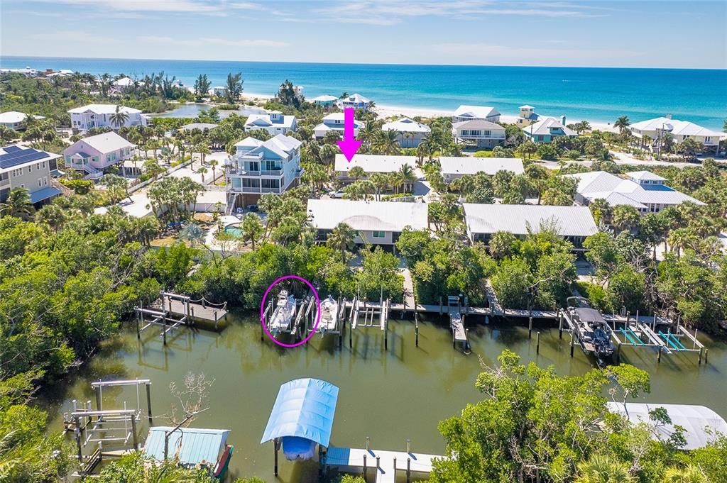 For Sale: $649,000 (2 beds, 2 baths, 924 Square Feet)