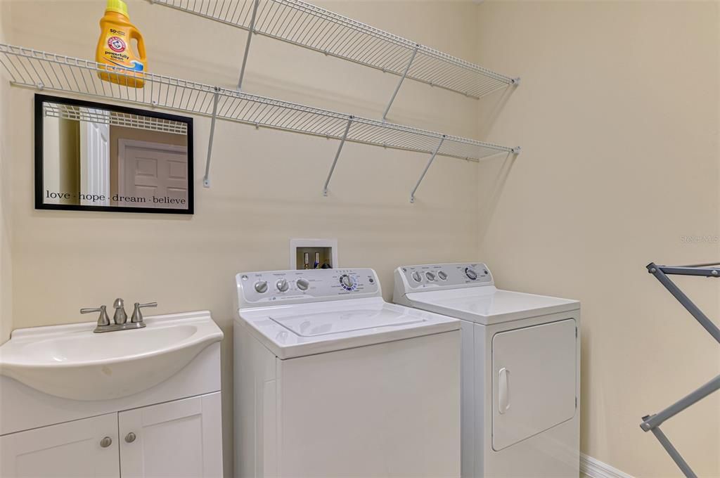 待售: $549,000 (3 贝兹, 2 浴室, 1984 平方英尺)